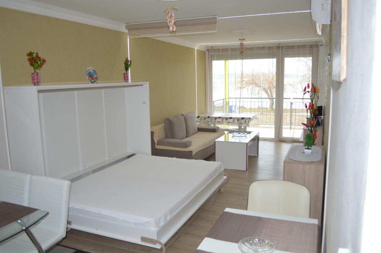Siofok Ezuestpart Granada 2 Koezvetlen Vizparti Apartman Apartment Bagian luar foto